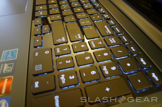 三星15寸Win 8触屏本评测 配四核i7性能强劲