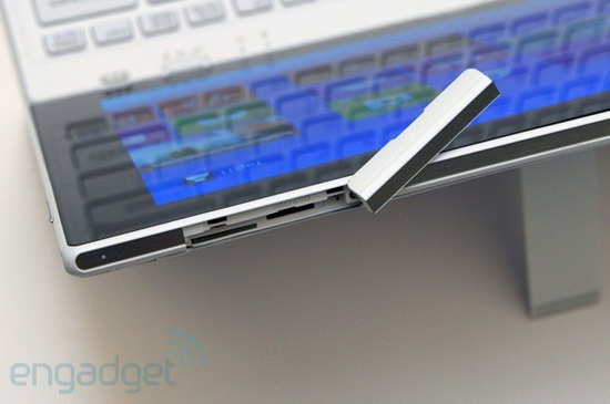 索尼VAIO Tap 11试玩：支架设计优于Surface 