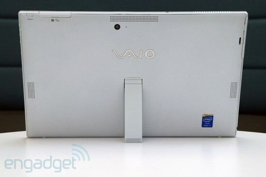 索尼VAIO Tap 11试玩：支架设计优于Surface 