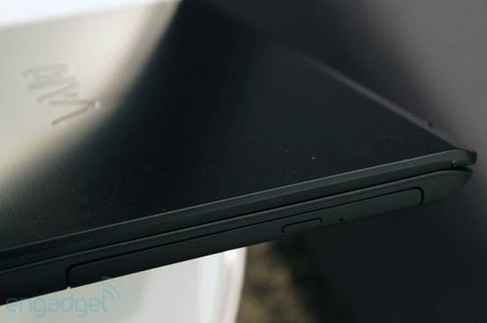 索尼Fit 15新本评测 配1080p屏幕支持NFC
