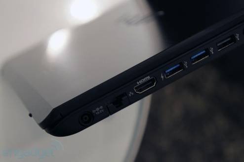 索尼Fit 15新本评测 配1080p屏幕支持NFC