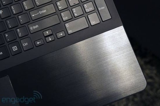 索尼Fit 15新本评测 配1080p屏幕支持NFC
